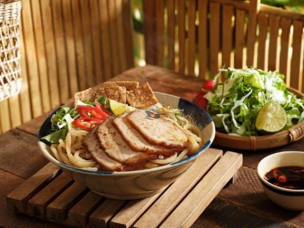 Cao Lau is the cuisine in Hoi An